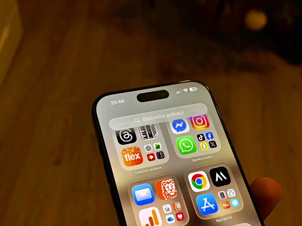 Pliki z Android na iOS? Na zdjęciu model iPhone 17 Pro Max.