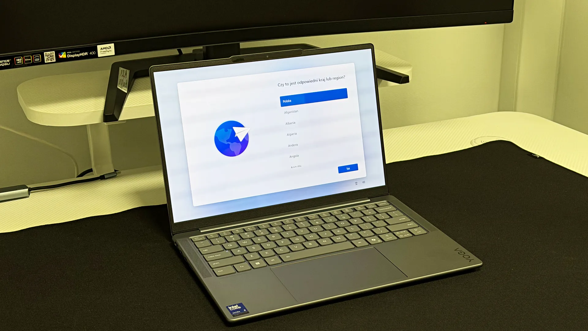 Lenovo Yoga Slim 7i Aura Edition Gen 10. Lepszy od konkurencji? Lenovo Yoga Slim 7i Aura Edition Gen 10.