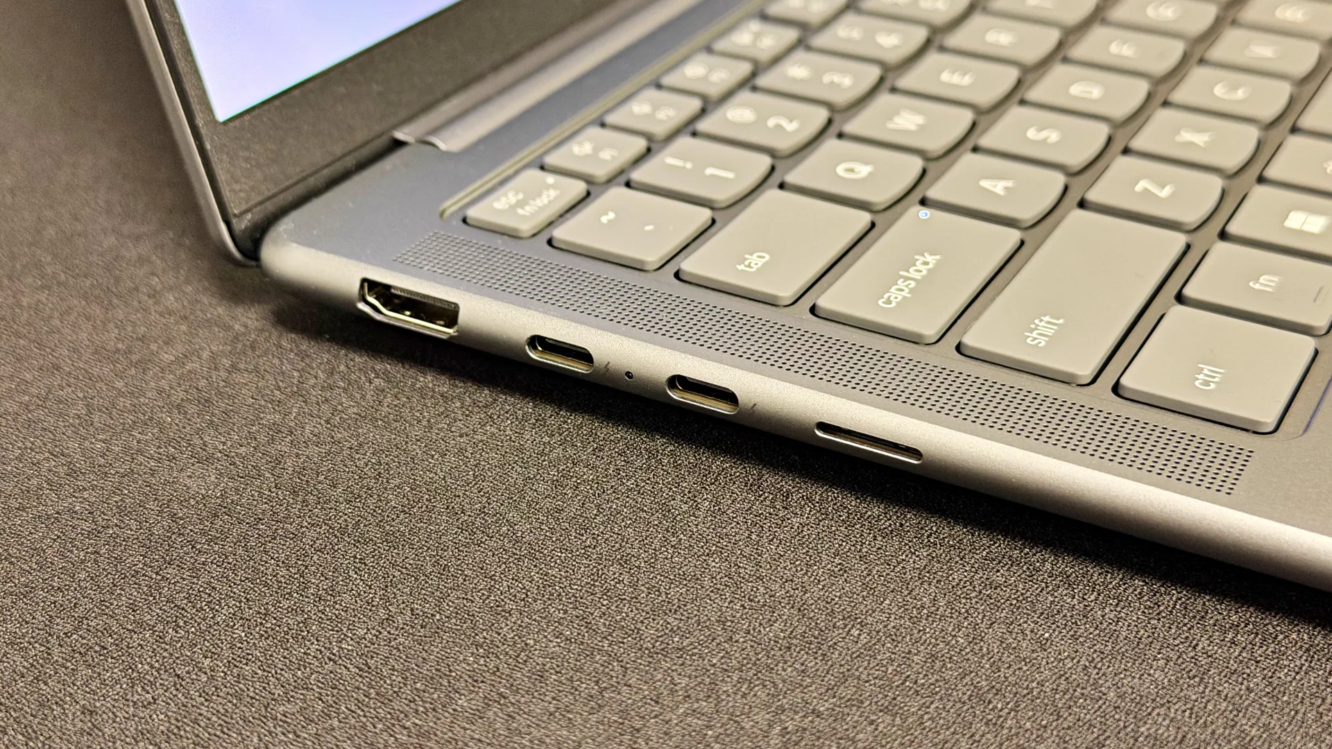 Lenovo Yoga Slim 7i Aura Edition Gen 10. Lepszy od konkurencji? Lenovo Yoga Slim 7i Aura Edition Gen 10.