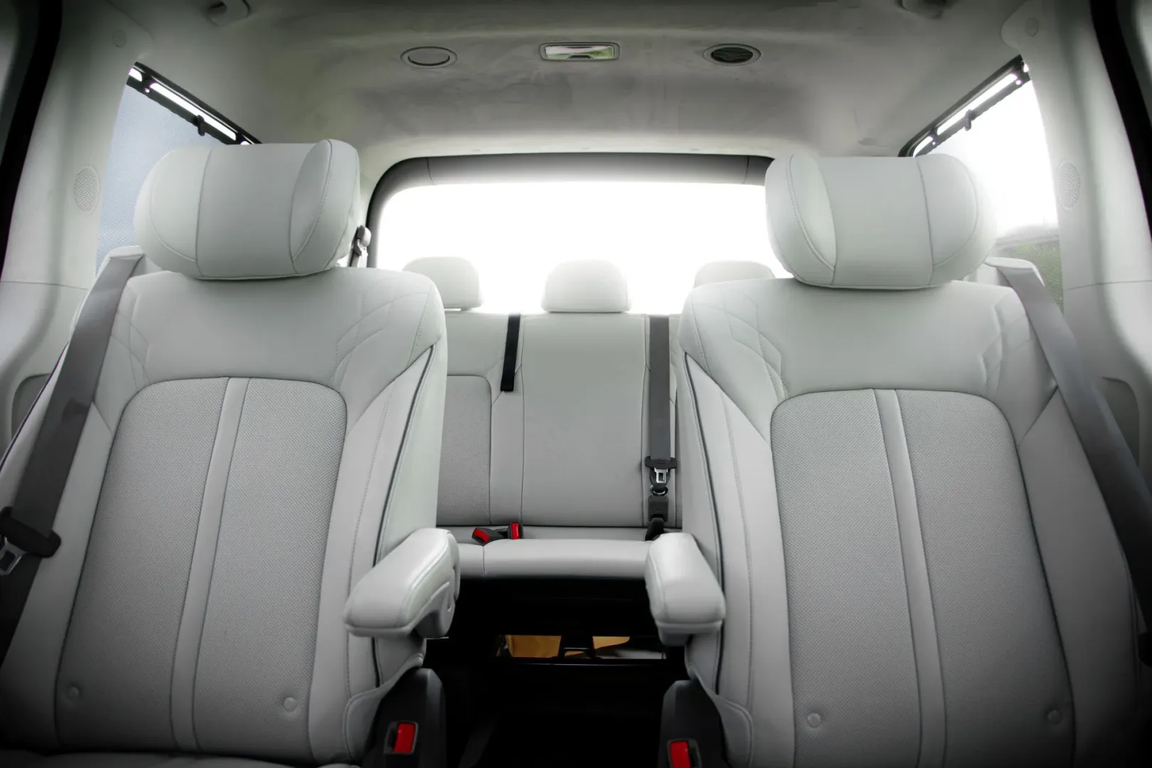 Test Hyundai Staria 1.6. Czy Polacy kupią ten rodzinny van? Hyundai Staria 1.6 T-GDI HEV 2025. Fot.: Ernest Dragan / MenWorld.pl.