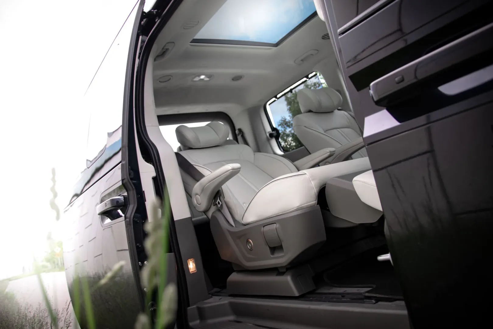 Test Hyundai Staria 1.6. Czy Polacy kupią ten rodzinny van? Hyundai Staria 1.6 T-GDI HEV 2025. Fot.: Ernest Dragan / MenWorld.pl.