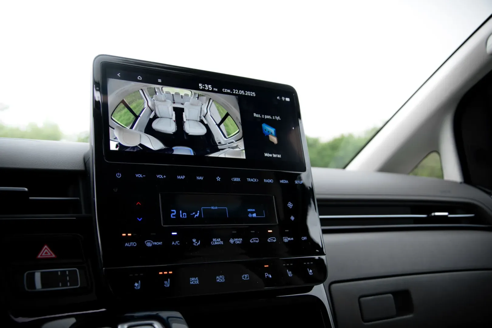 Test Hyundai Staria 1.6. Czy Polacy kupią ten rodzinny van? Hyundai Staria 1.6 T-GDI HEV 2025. Fot.: Ernest Dragan / MenWorld.pl.