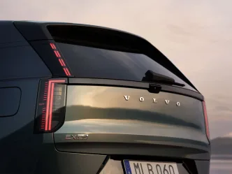 Nowy elektryczny SUV Volvo EX60.