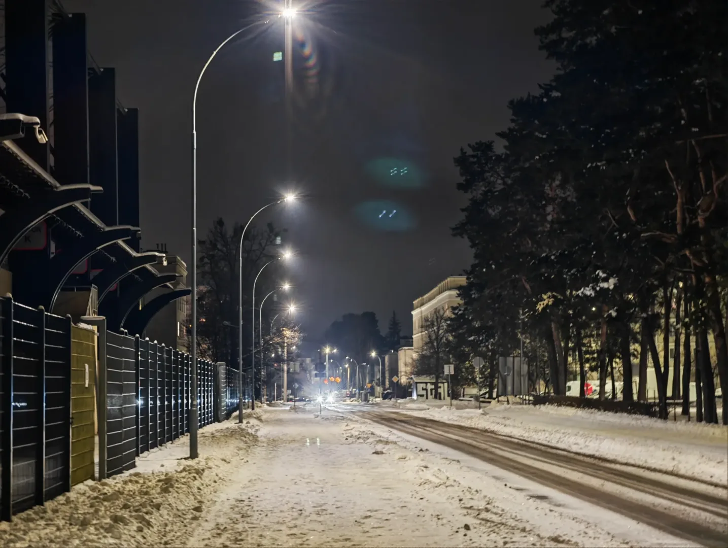 Przetestowałem Honor Magic8 Pro. Warto kupić ten smartfon? Honor Magic8 Pro - zdjęcie nocne.