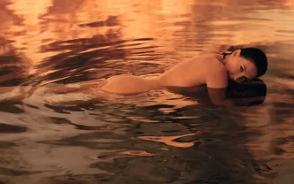 Kalendarz Pirelli 2026 "Elements". Na zdjęciu Susie Cave.