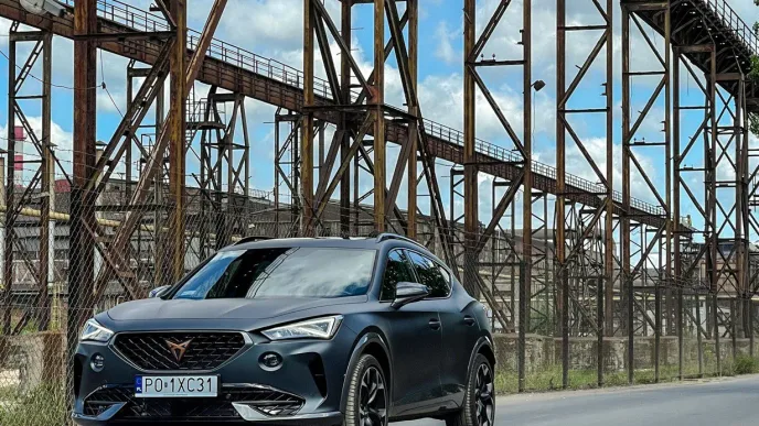 Czy Polacy podrywają na auta? Na zdjęciu Cupra Formentor VZ.