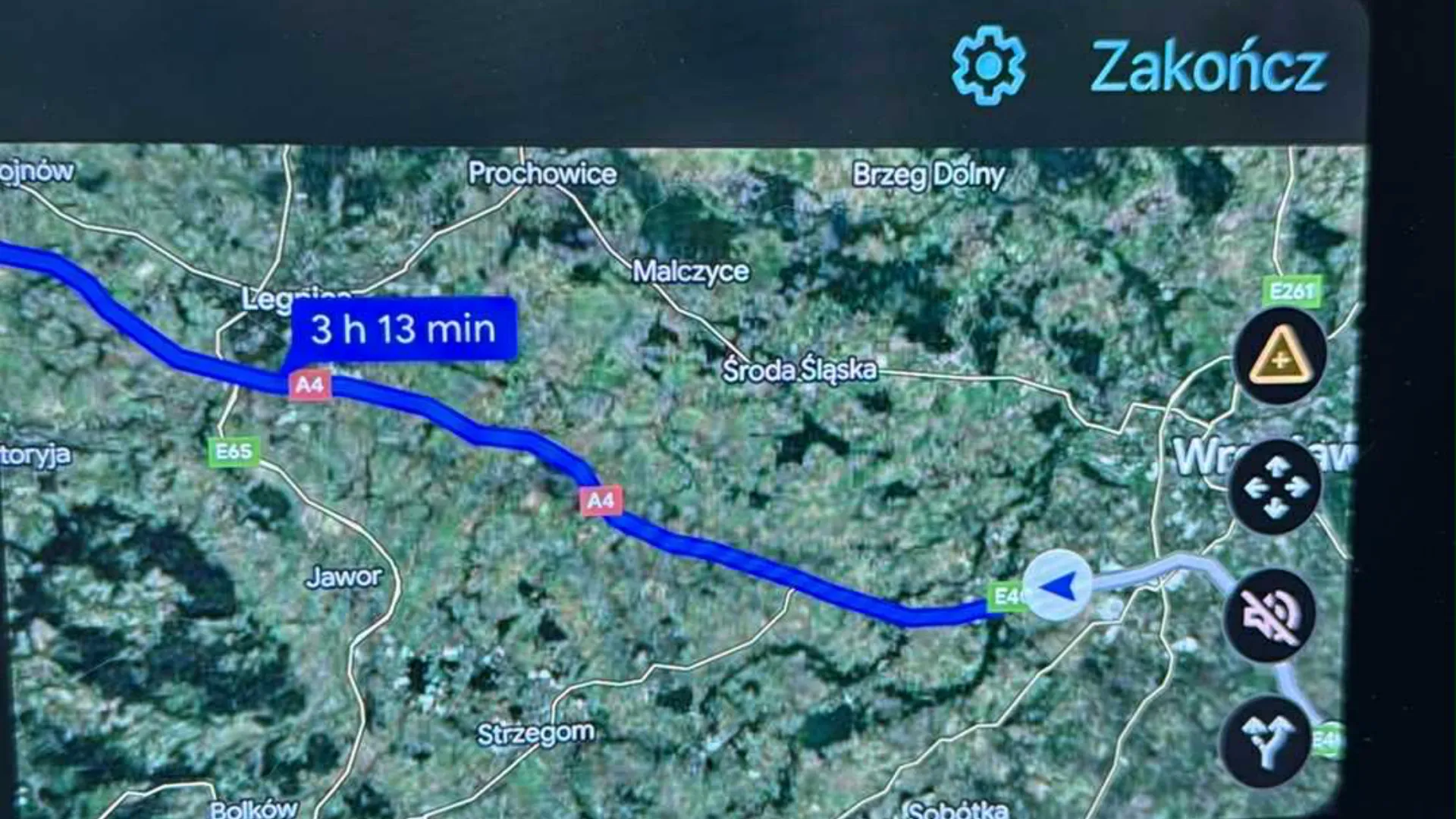 Google zmienia Mapy. Bez konta tracisz ważne funkcje Aplikacja Mapy Google w samochodzie z Apple CarPlay.