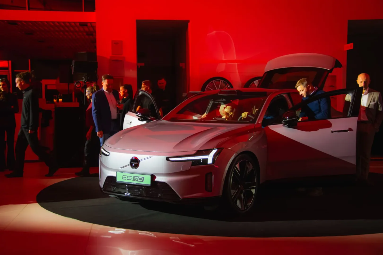 premiera Volvo ES90 w salonie D&R Czach w Rzeszowie. Fot.: Ernest Dragan / MenWorld.pl.
