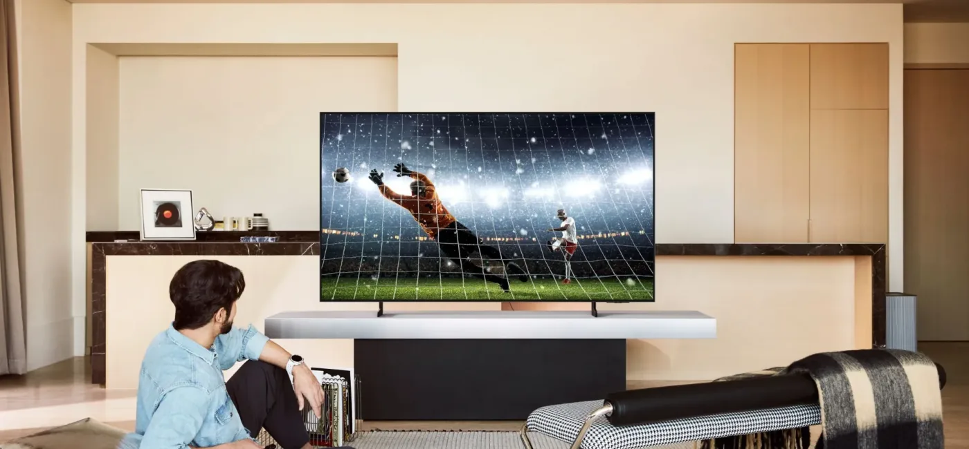 Nowy telewizor OLED marki Samsung.