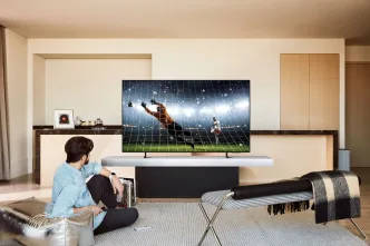 Nowy telewizor OLED marki Samsung.