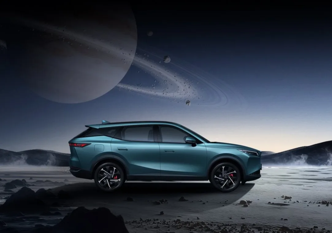 OMODA 7 Super Hybrid.