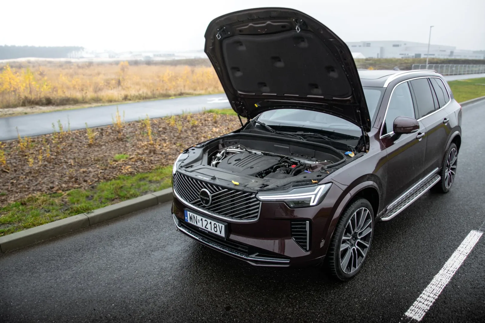 Volvo XC90 B5. SUV dla tych, którzy nie muszą nic udowadniać Volvo XC90 II 2.0 B5 Mild Hybrid 250 KM. Fot.: Ernest Dragan / MenWorld.pl.