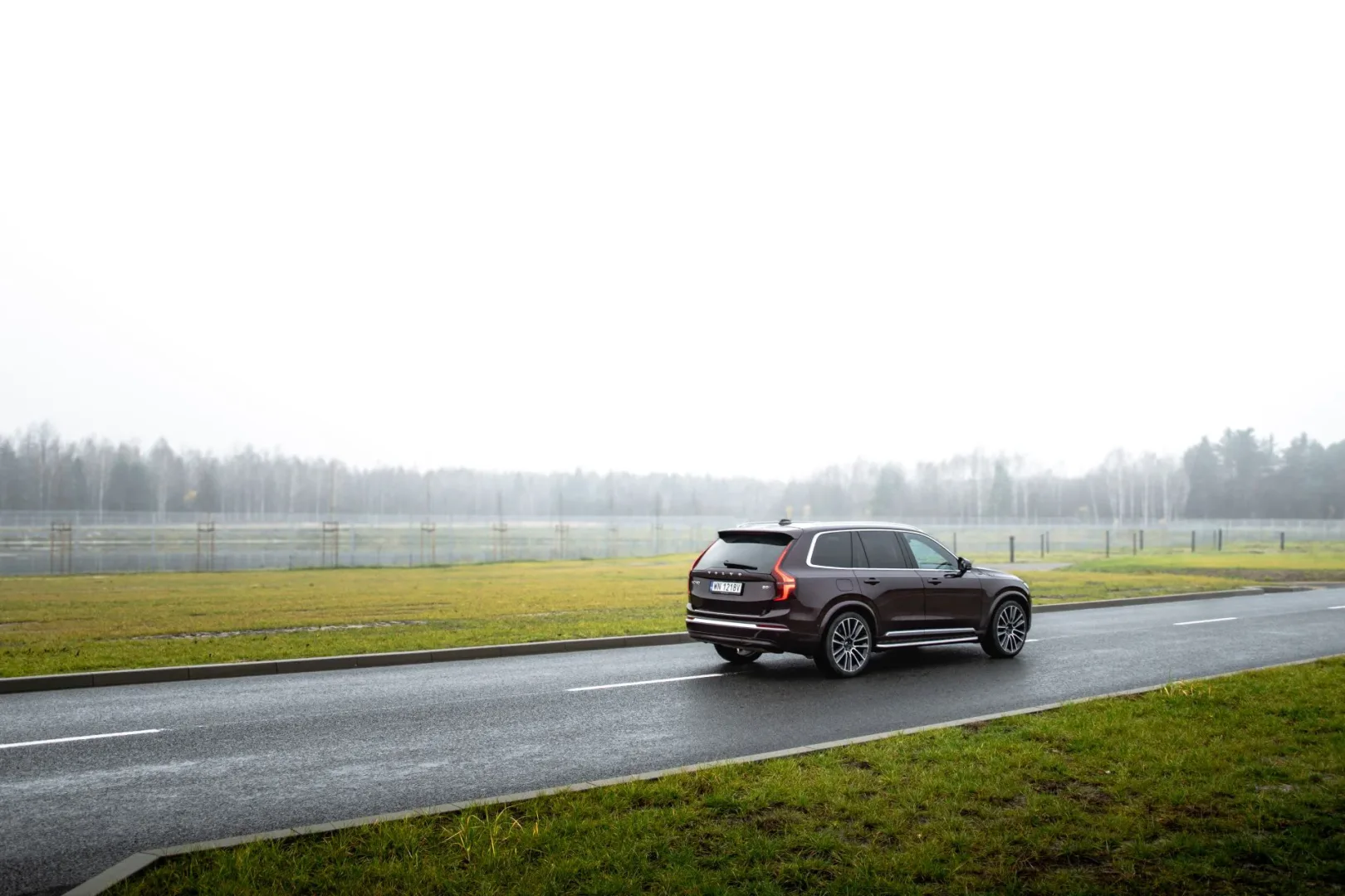 Volvo XC90 B5. SUV dla tych, którzy nie muszą nic udowadniać Volvo XC90 II 2.0 B5 Mild Hybrid 250 KM. Fot.: Ernest Dragan / MenWorld.pl.