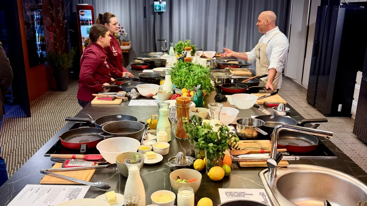 Jedzenie to przyjemność, a nie obowiązek - raport Maczfit.