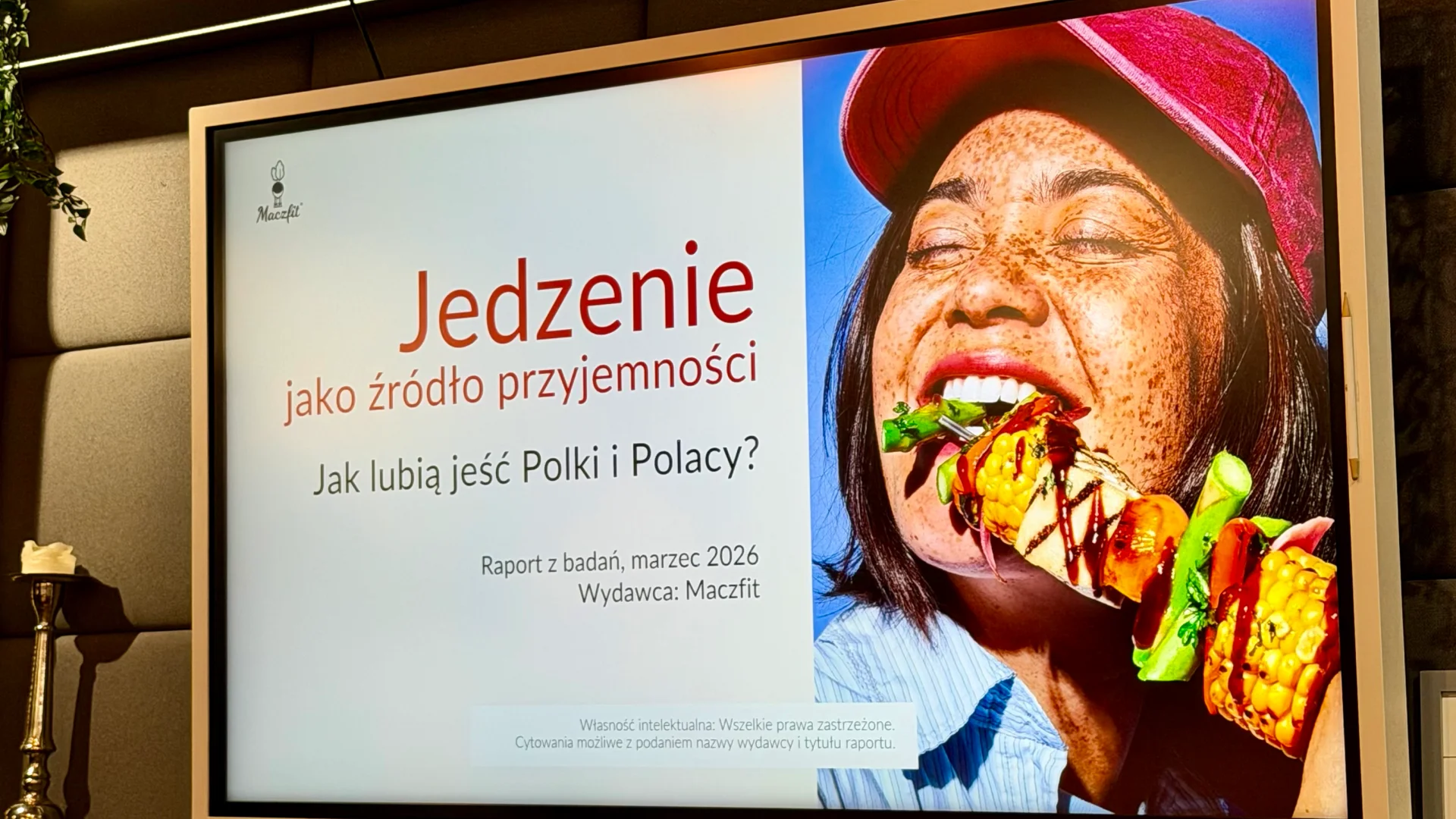 Jedzenie przestaje być obowiązkiem. Polacy wybierają inaczej Jedzenie to przyjemność, a nie obowiązek - raport Maczfit.