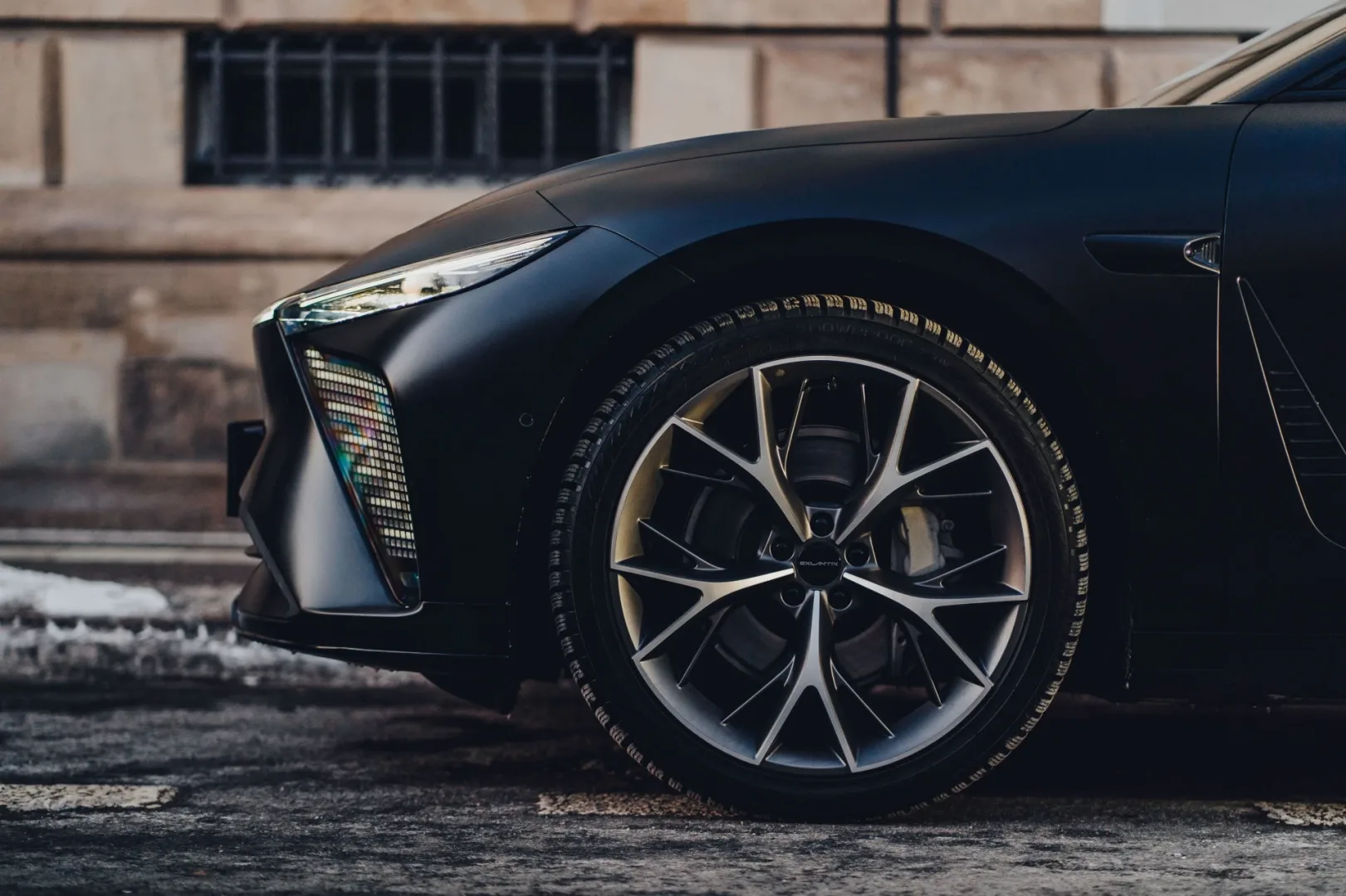 Exlantix nie ma konfiguratora. Nie jest potrzebny. Dlaczego? Czy Exlantix ES to samochód elektryczny premium?