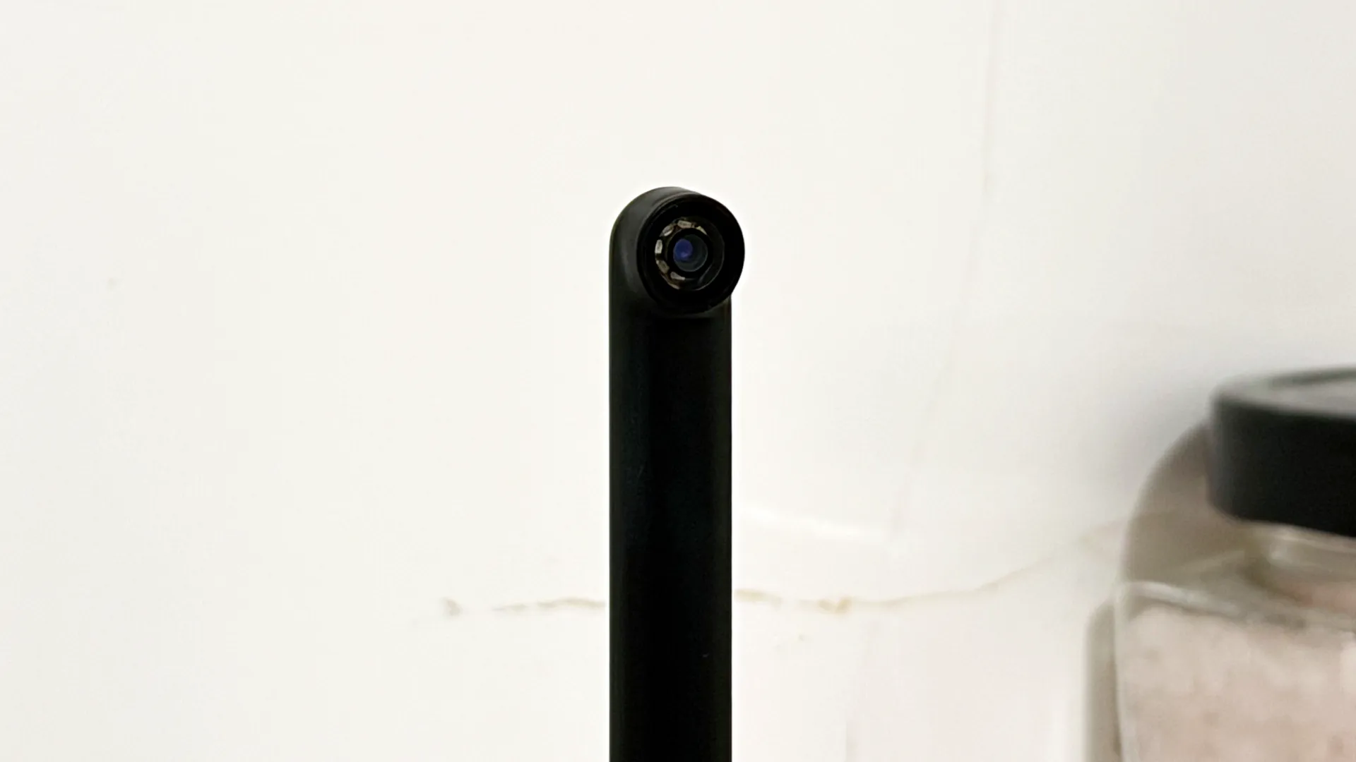 MOVA Fresh 20 Sensus ma kamerę. Pokaże czy źle myjesz zęby Końcówka detektora z zestawu MOVA Fresh 20 Sensus, która analizuje nasze zęby.