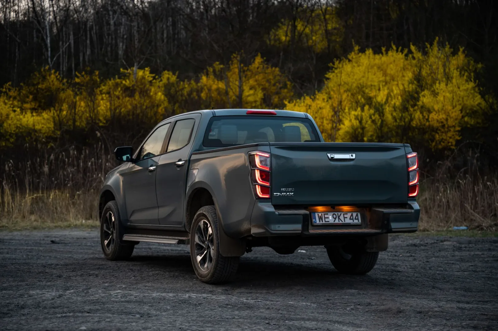 Zobacz Isuzu D-Max 2026: pickup, który wchodzi w styl życia MY26 Isuzu D-Max 2026.