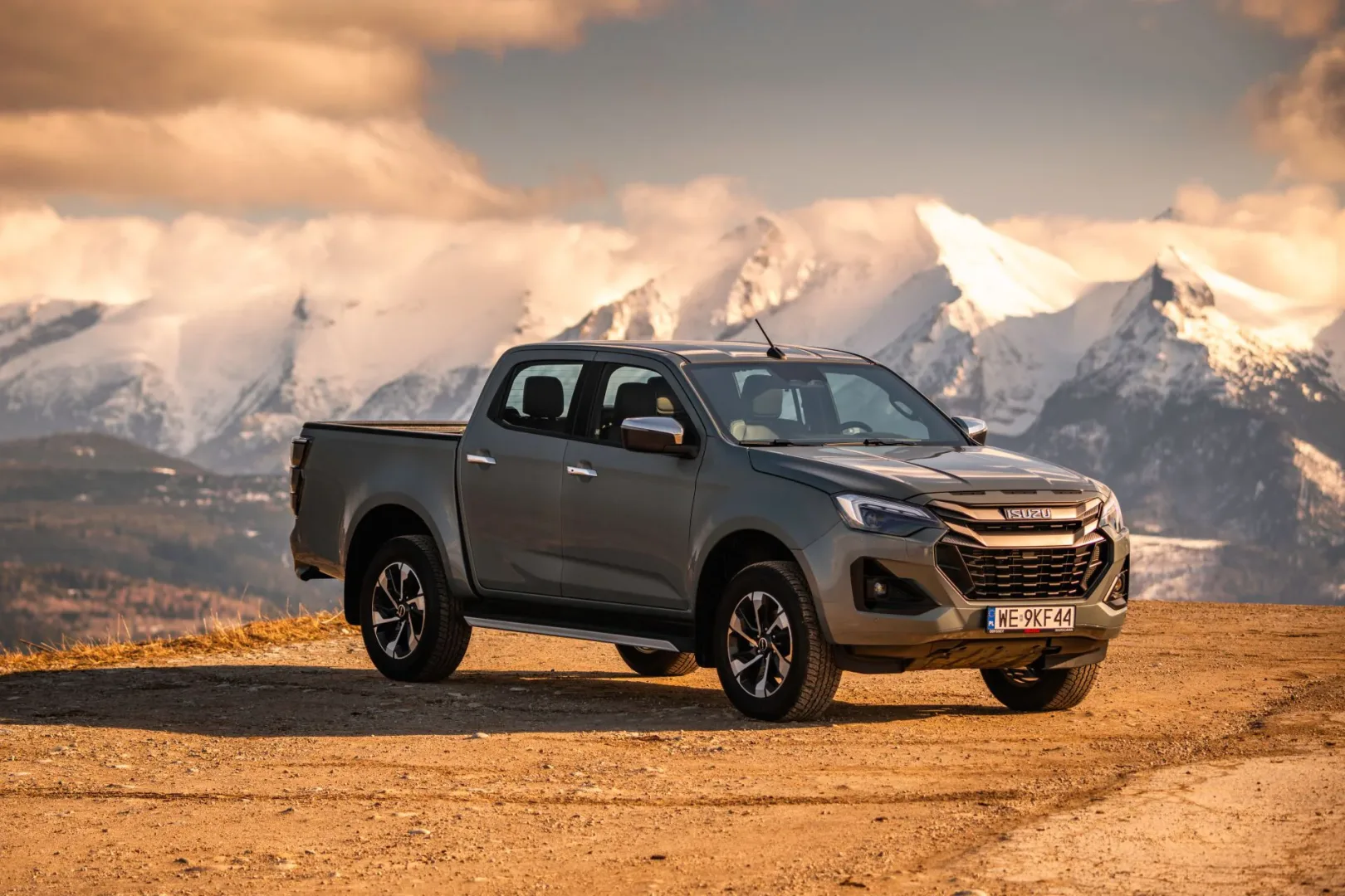 Zobacz Isuzu D-Max 2026: pickup, który wchodzi w styl życia MY26 Isuzu D-Max 2026.