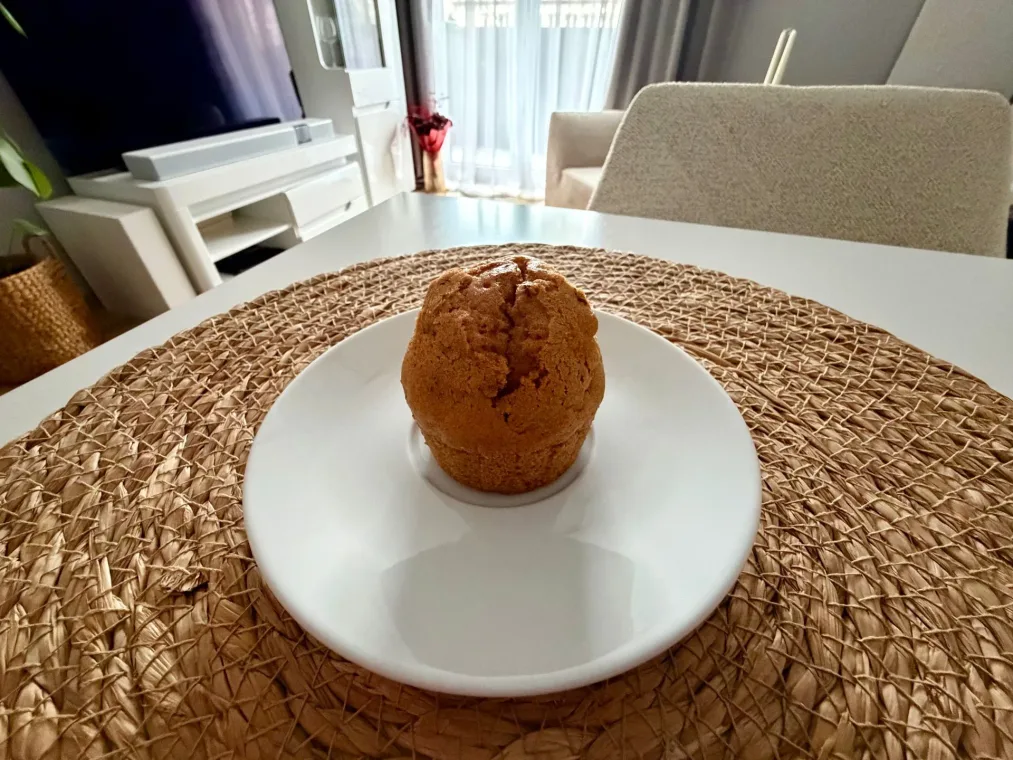 Klienci Maczfit otrzymali Muffin marchewkowy z okazji rozpoczęcia współpracy kateringu z Jamie Olivierem.