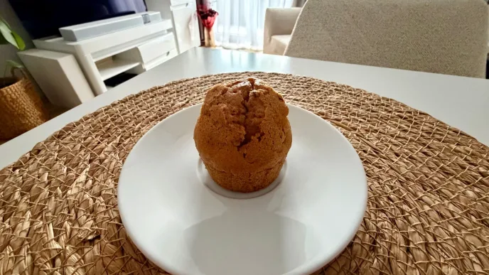 Klienci Maczfit otrzymali Muffin marchewkowy z okazji rozpoczęcia współpracy kateringu z Jamie Olivierem.