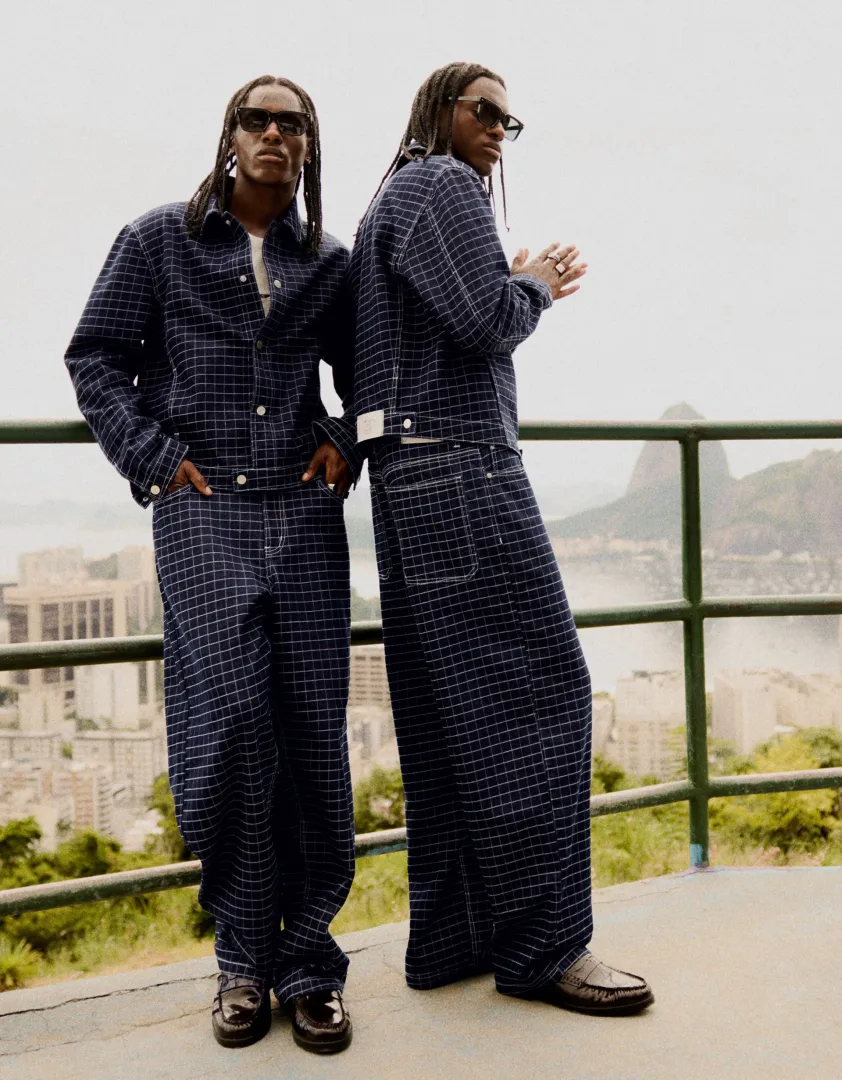 Bershka redefiniuje męski luz na nowo. Co to oznacza? BERSHKA Drop 08 z linii MENSWEAR