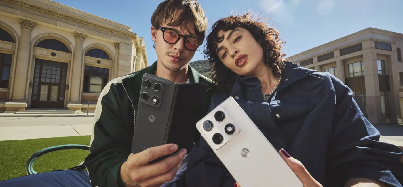 Składany smartfon motorola razr fold.