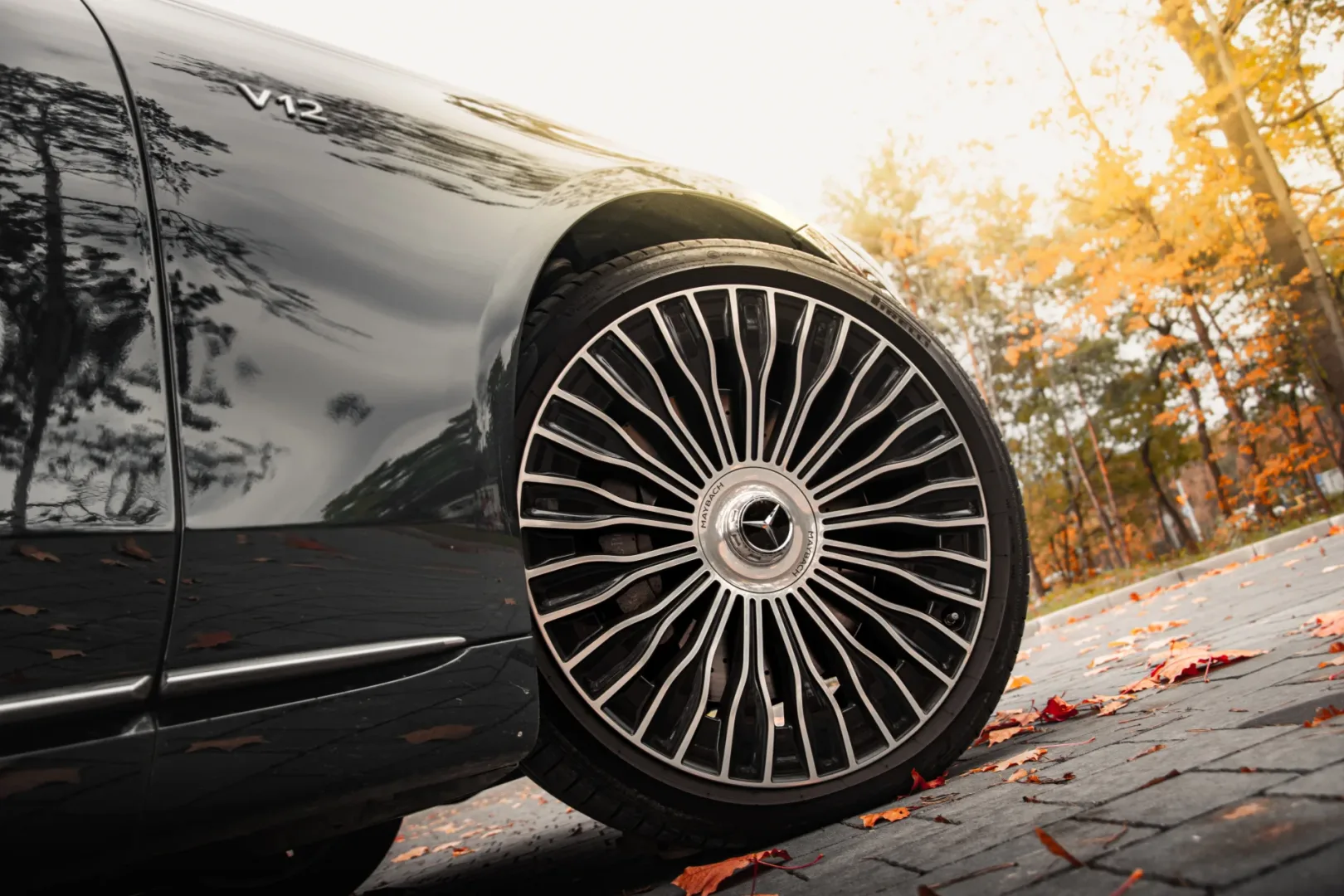 Tydzień z Mercedes-Maybach S 680. Nie wypada go prowadzić Mercedes-Maybach S 680 6.0 V12. Fot.: Ernest Dragan.