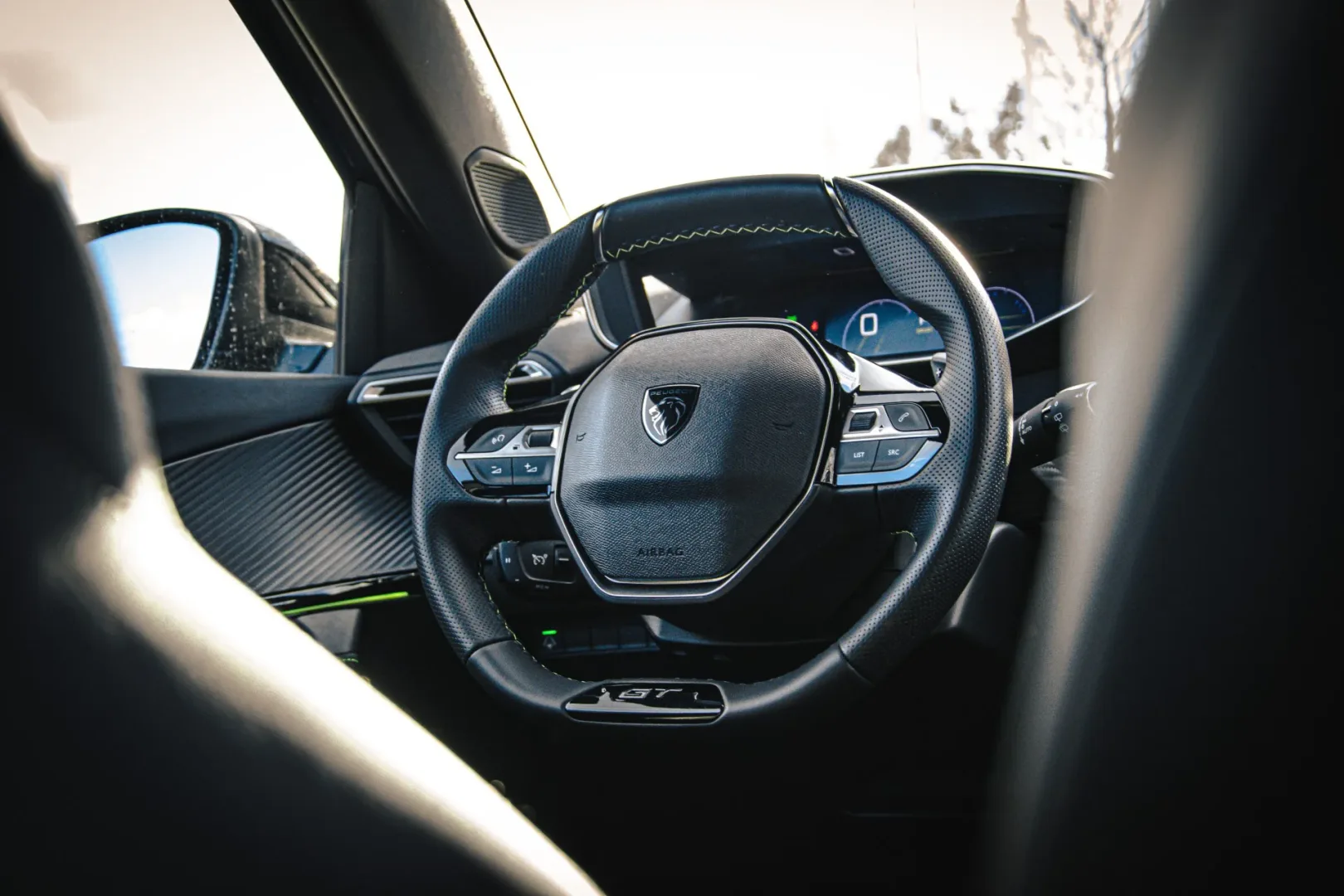 Peugeot 2008 1.2 Hybrid 136 e-DSC. Fot.: Ernest Dragan. 