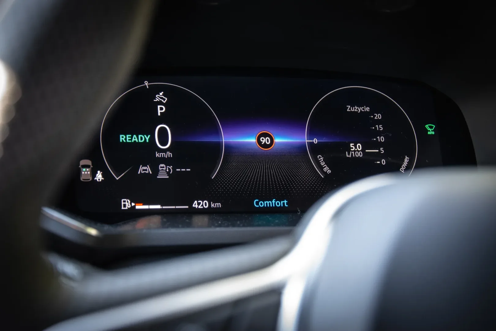 Renault Captur E-Tech 145 KM full hybrid. Nuda, którą lubię Renault Captur E-Tech 145 KM full hybrid. Fot.: Ernest Dragan.
