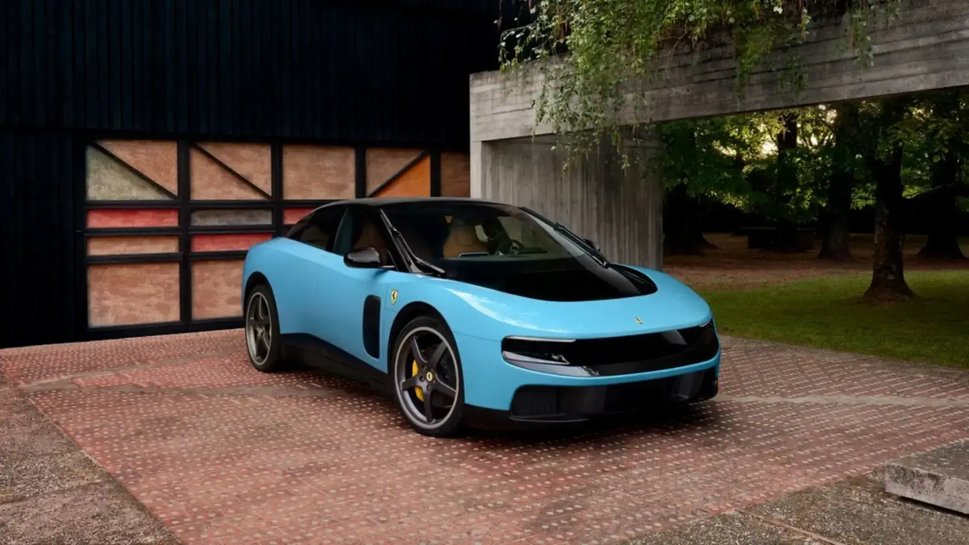 Nissan Leaf i Ferrari Luce