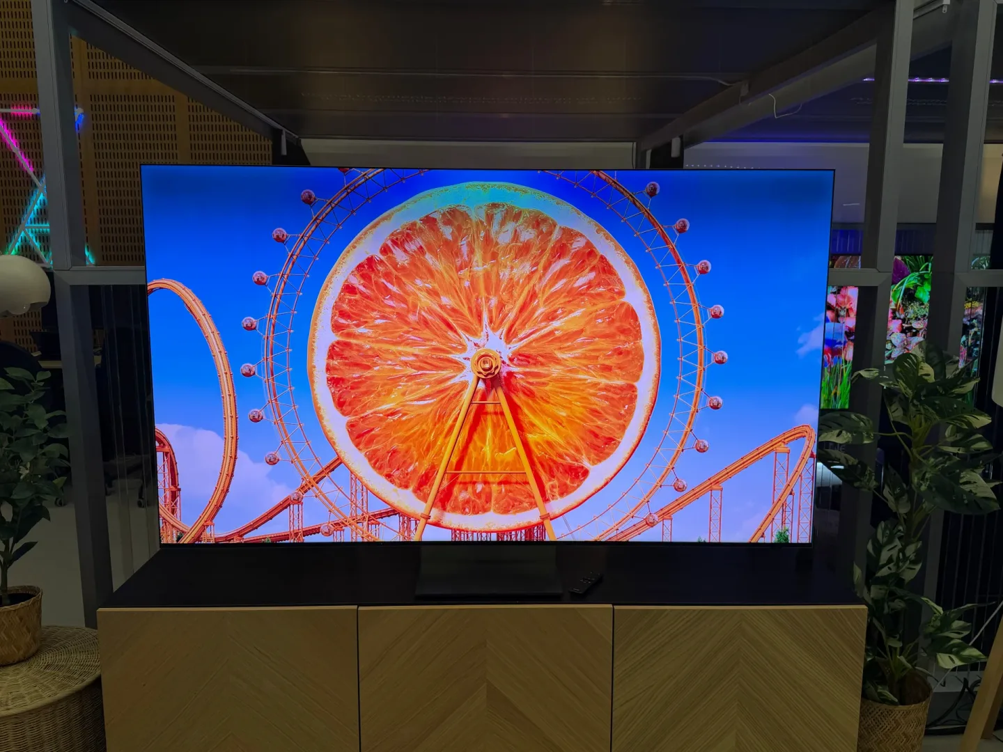 Nowe telewizory Samsung AI TV 2026 - widzieliśmy je na żywo Samsung AI TV 2026 - relacja z wydarzenia.