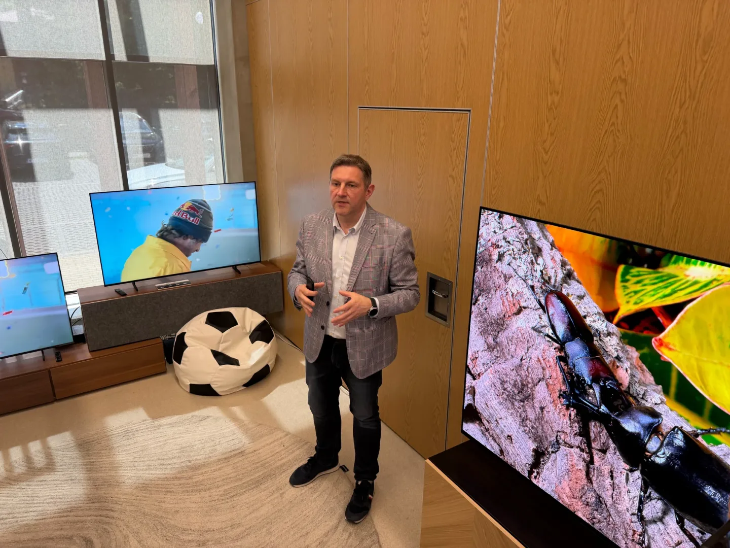 Nowe telewizory Samsung AI TV 2026 - widzieliśmy je na żywo Samsung AI TV 2026 - relacja z wydarzenia.