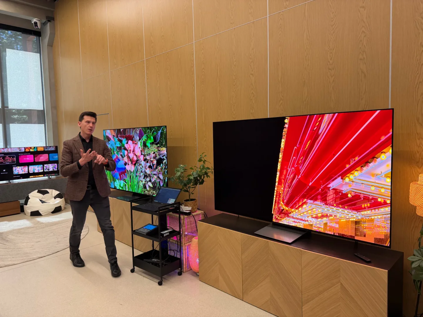 Nowe telewizory Samsung AI TV 2026 - widzieliśmy je na żywo Samsung AI TV 2026 - relacja z wydarzenia.