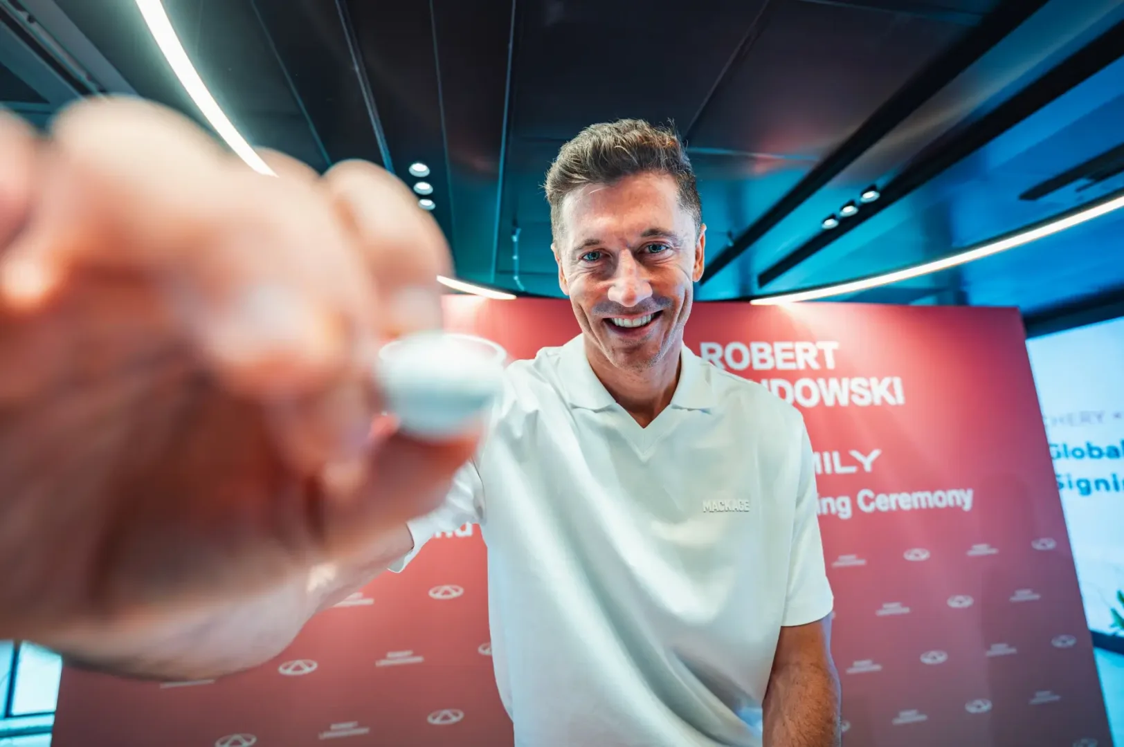 Robert Lewandowski w CHERY