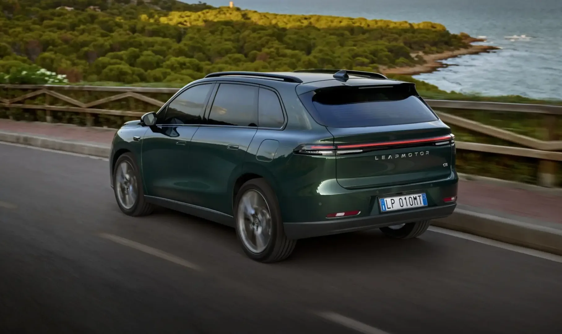nowy Opel SUV
