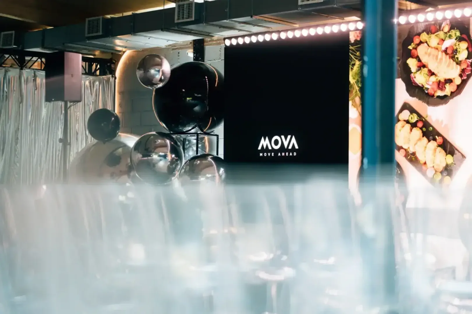 MOVA pop-up w Arkadii