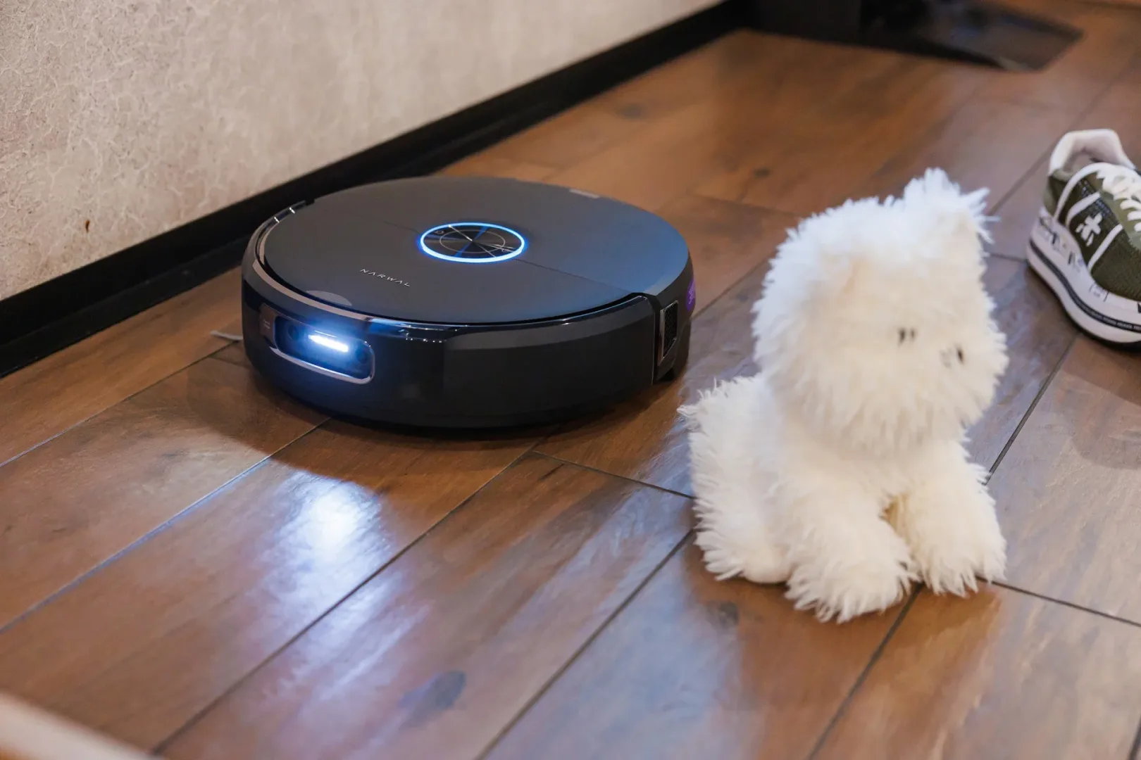Narwal FLOW 2 - nowy inteligentny robot sprzątający.