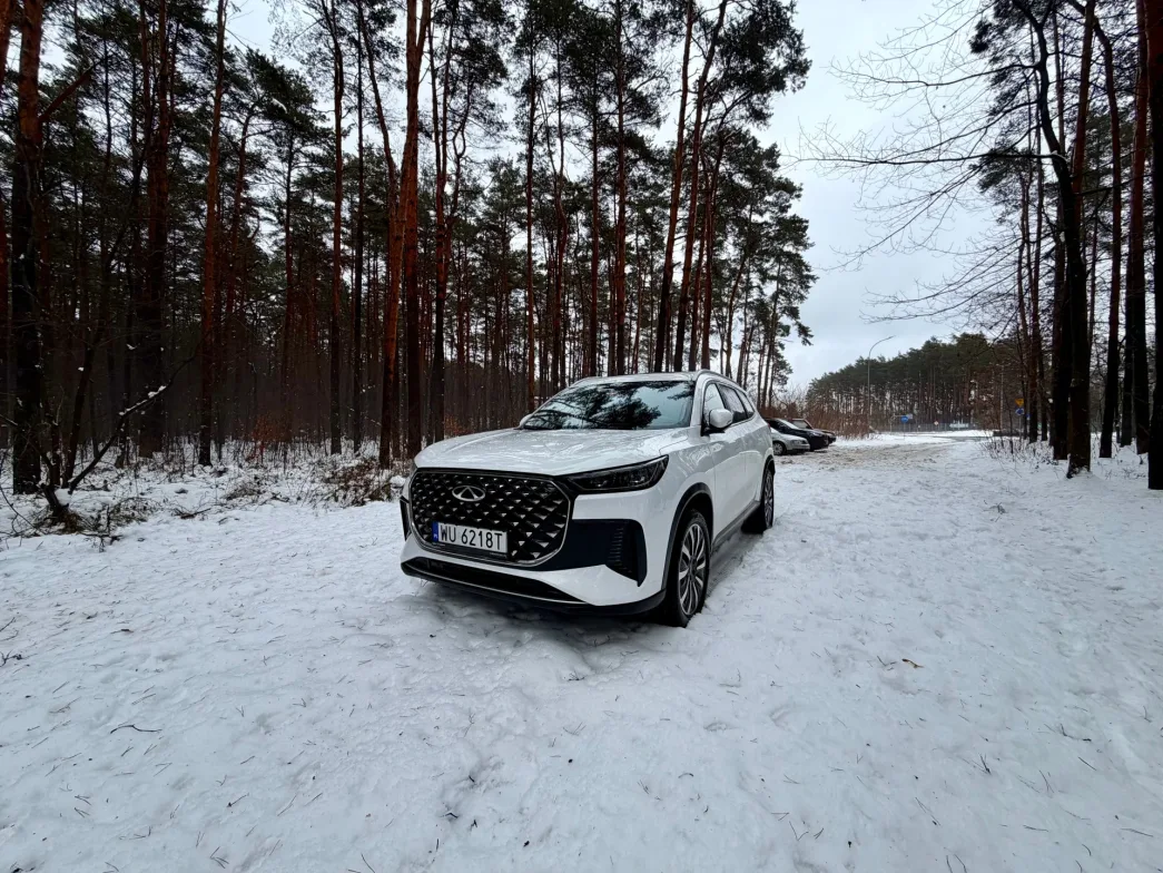 Test Chery Tiggo 8 PHEV - duży, wygodny SUV z napędem hybrydowym.