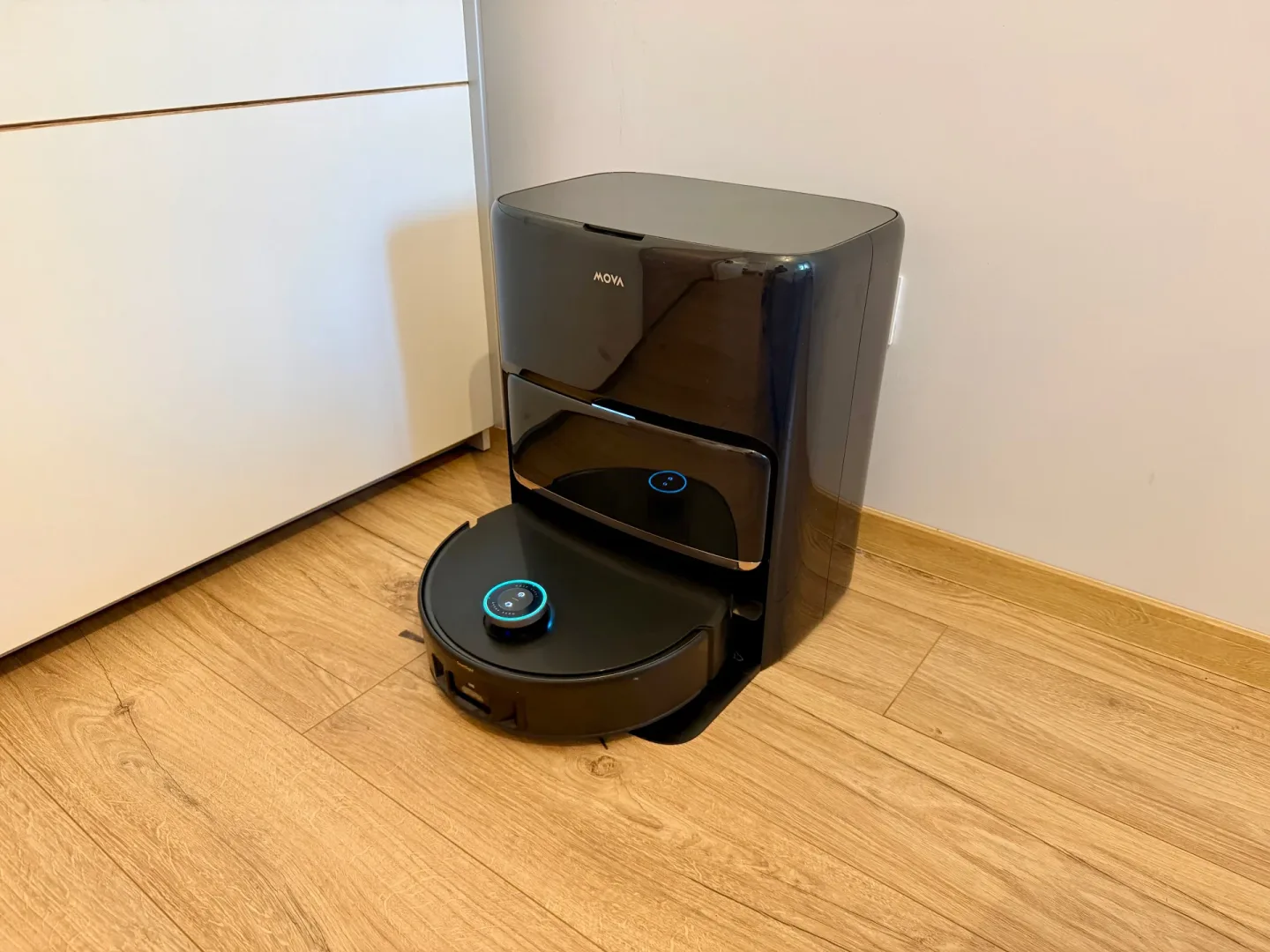 MOVA Z60 Ultra Roller Complete - robot sprzątający z rolką mopującą.
