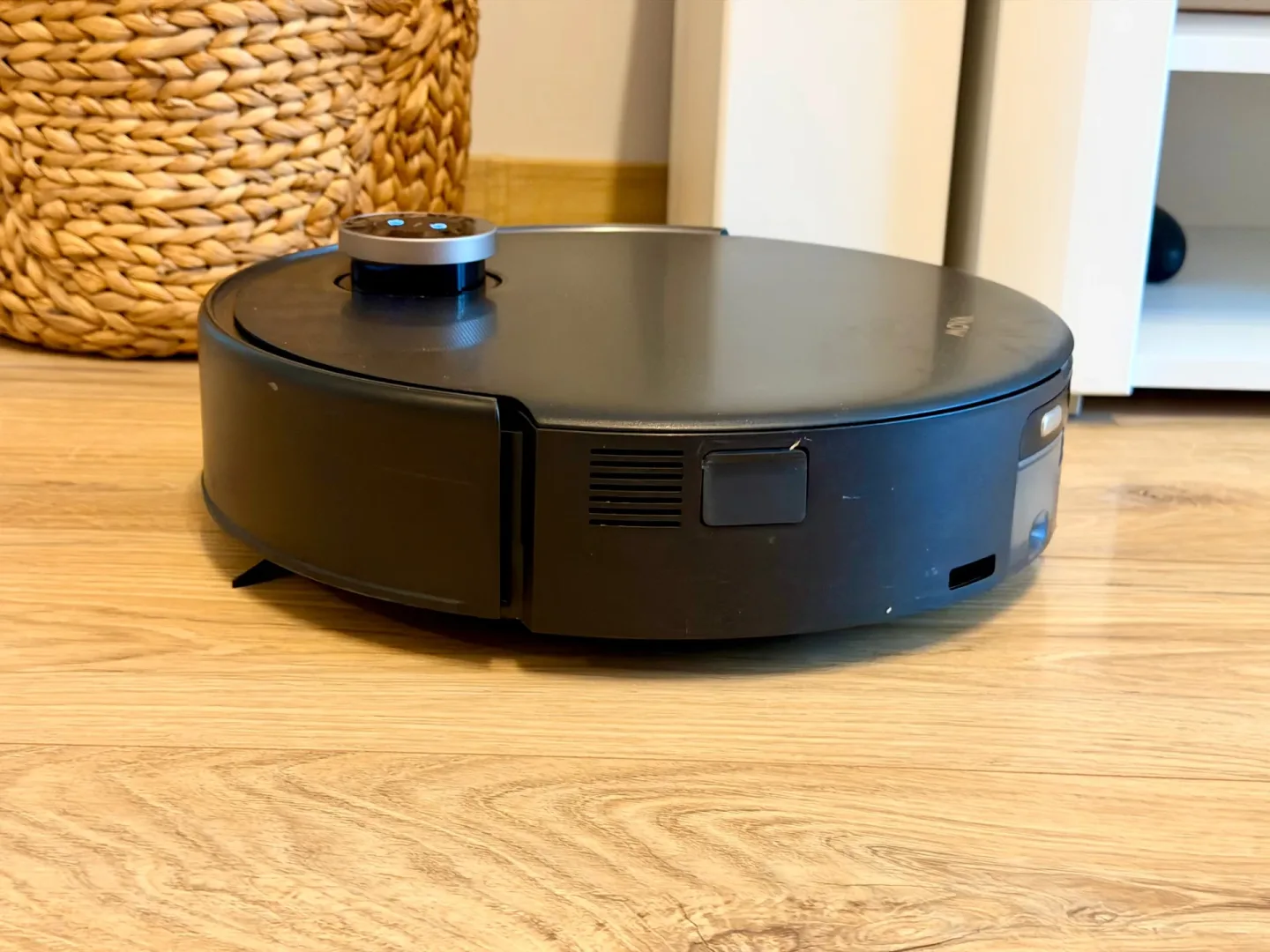 MOVA Z60 Ultra Roller Complete - robot sprzątający z rolką mopującą.