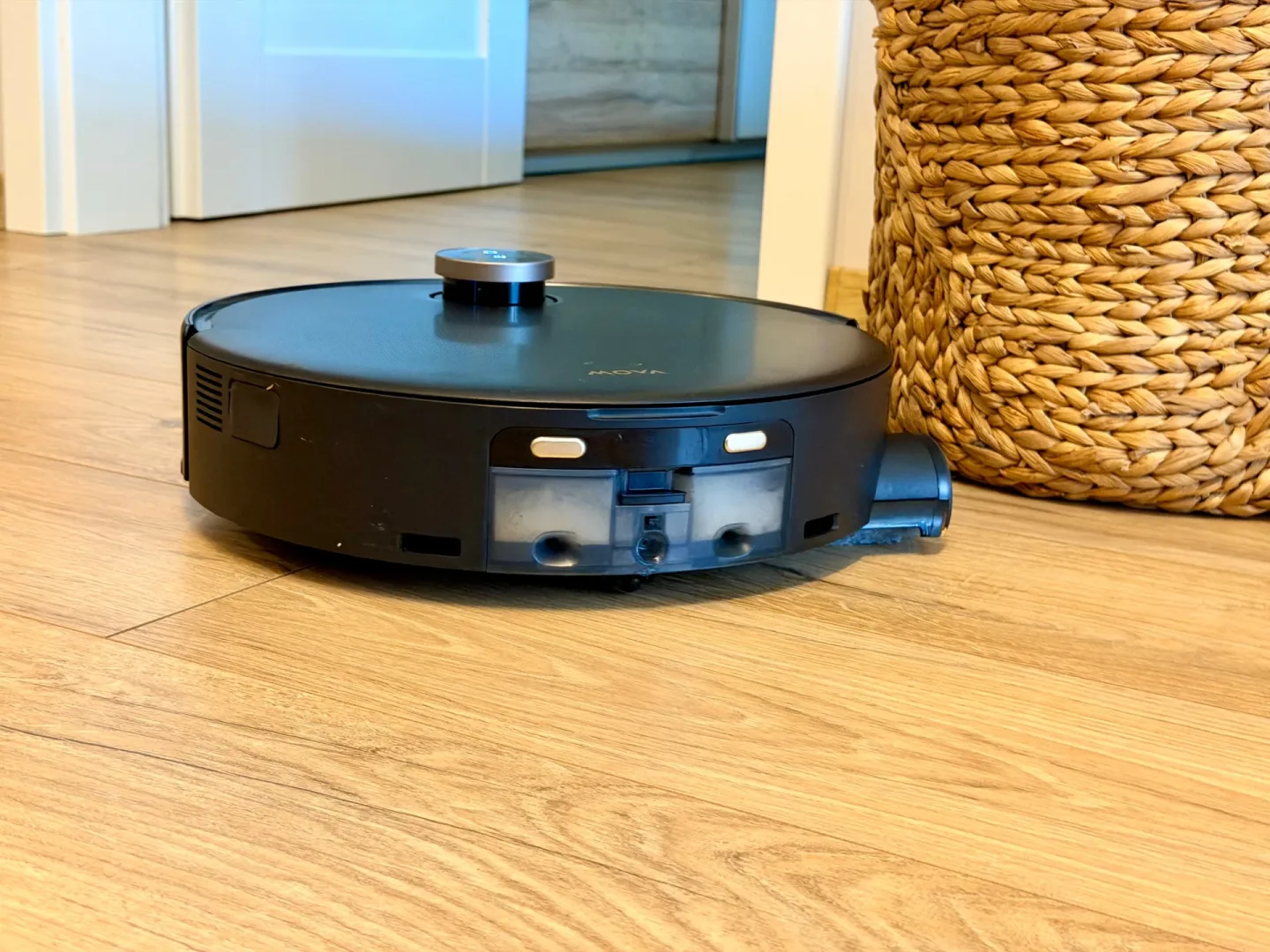 MOVA Z60 Ultra Roller Complete - robot sprzątający z rolką mopującą.