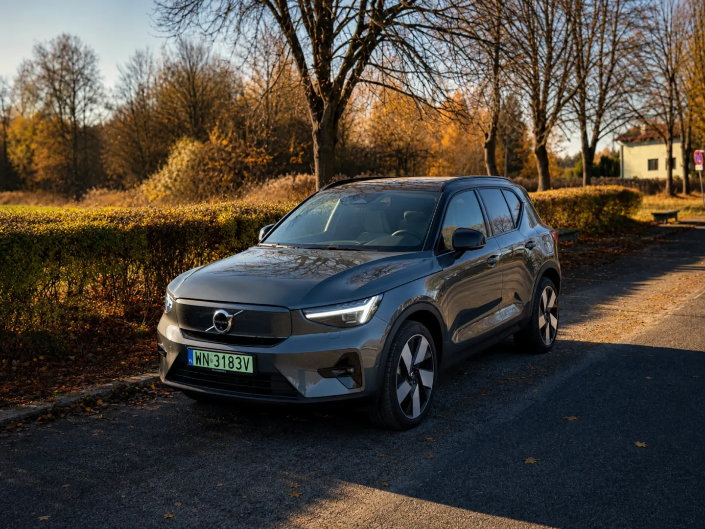 2025 Volvo EX40 Ultra Twin Motor Performance 