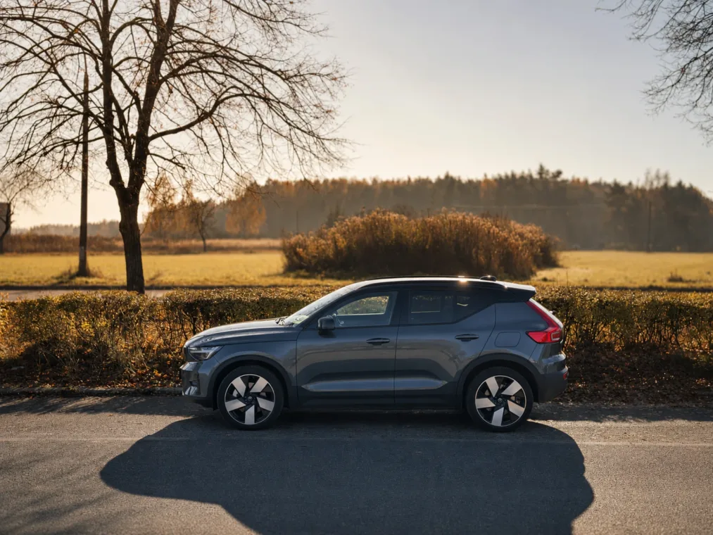 2025 Volvo EX40 Ultra Twin Motor Performance