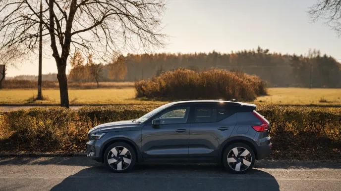 2025 Volvo EX40 Ultra Twin Motor Performance