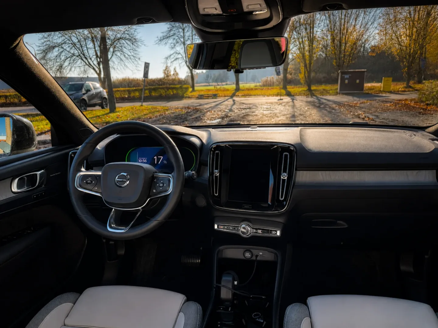 2025 Volvo EX40 Ultra Twin Motor Performance 