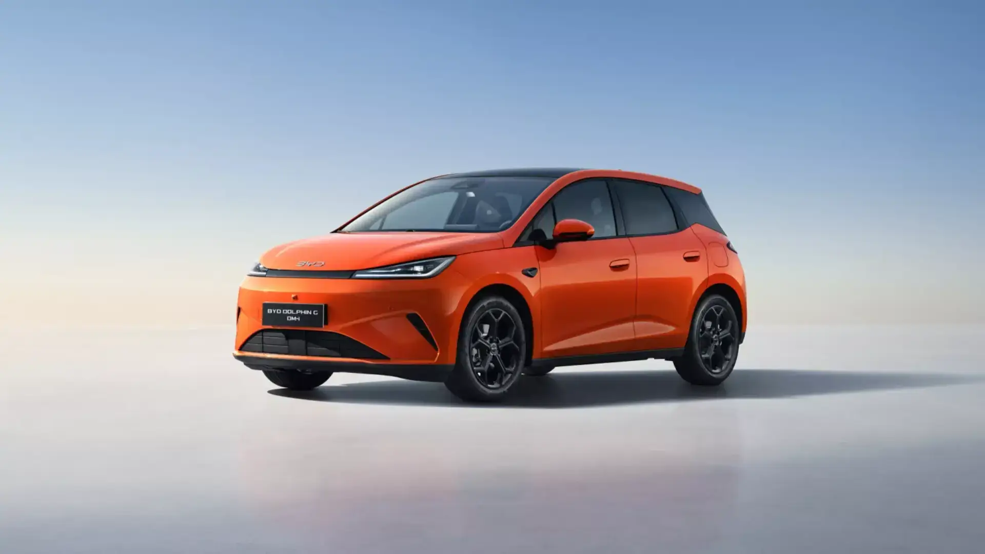 BYD DOLPHIN G DM-i. Miejski hatchback, który chce jeździć jak elektryk i tankować jak hybryda BYD DOLPHIN G DM-i