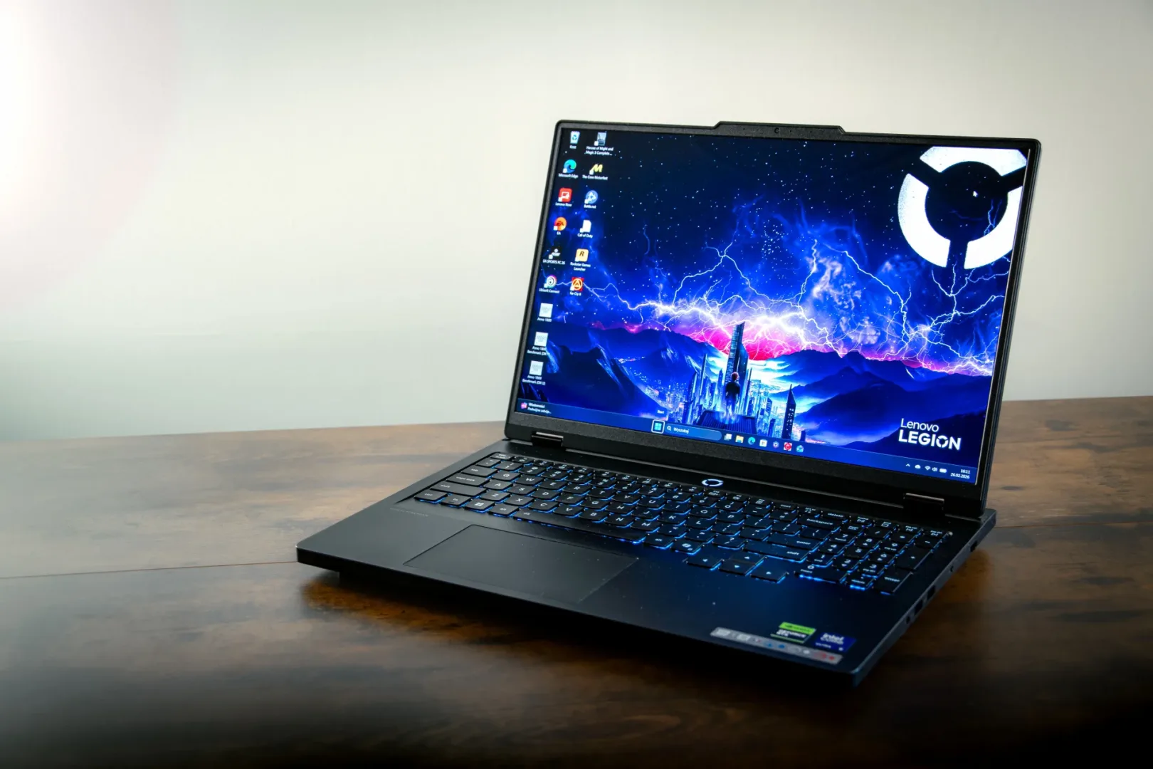 Promocja Lenovo. Nawet 2000 zł wraca na konto Lenovo Legion Pro 5i Gen 10 16IAX10H. Fot.: Ernest Dragan.