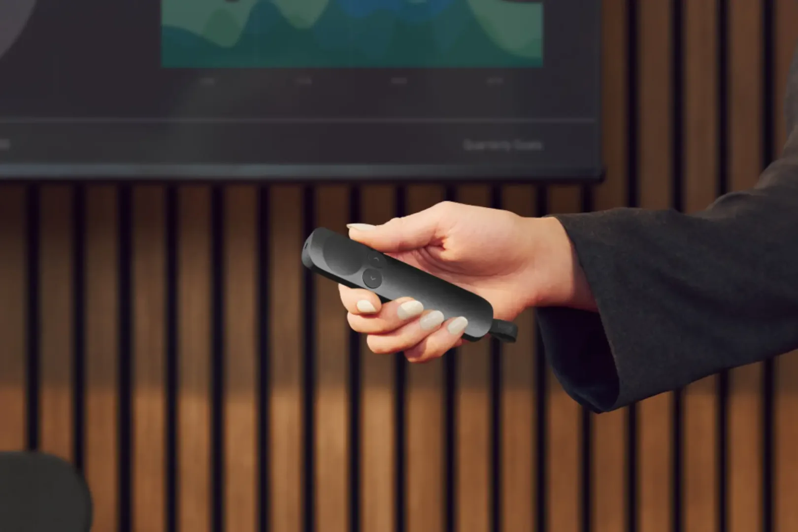 Logitech Spotlight 2. Pilot do prezentacji, który podświetla slajdy i pomaga opanować tremę Logitech Spotlight 2