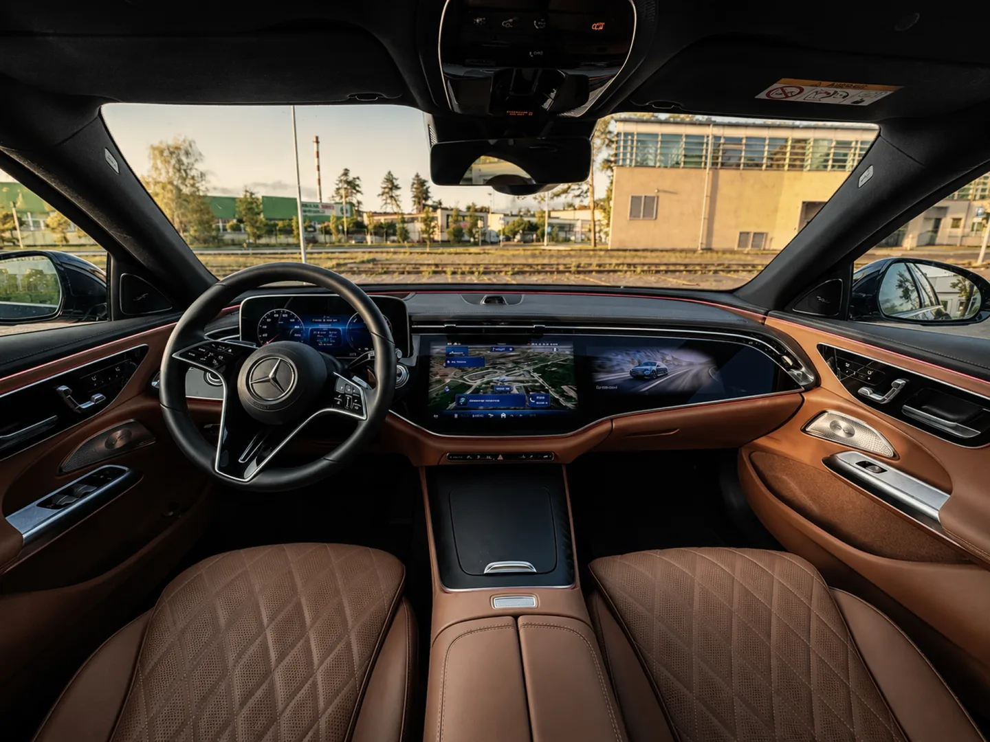 Mercedes E 300 e 4MATIC zaskoczył. Ponad 100 km na prądzie! Mercedes-Benz Klasa E 300 e 4MATIC